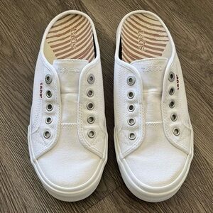 Taos Women's EZ Soul Canvas Slip On Sneakers Mules, White Size 8.5